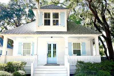 Image de Beautiful Cottage on Hilton Head Island, White