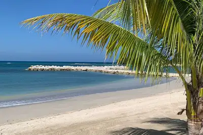 Image de Luxury Private Beachfront Escape