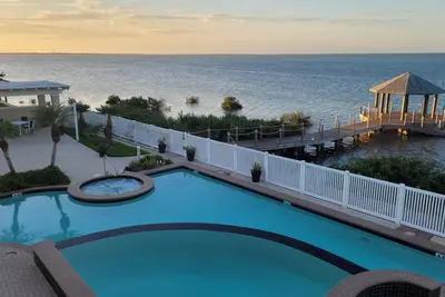 Image de Waterfront Bay House Rental