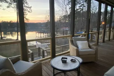 Image de Great for large groups. 2 Masters suites, Spacious and Relaxing