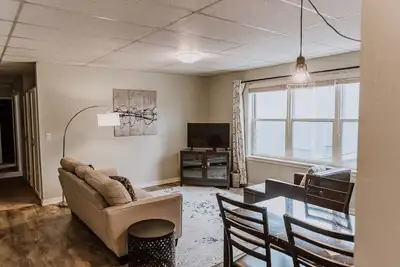 Image de Bay Breeze across from Waterfront