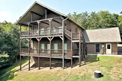 Image de Pet-Friendly Smoky Mountain Retreat w/ Game Room!
