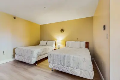 Image de Ground Level Condo with Shared Pool, Firepit, Free WiFi, and Partial A/C