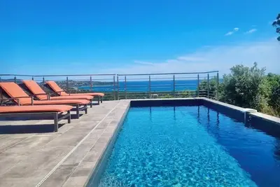 Image de VIilla contemporaine neuve, vue mer exceptionnelle  avec piscine chauffée
