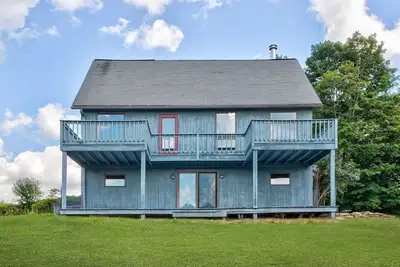 Image de The Blue House - St. Peter Hill Summit