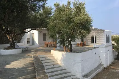 Image de Grande maison de village dans un jardin d'olivier pour 13 personnes