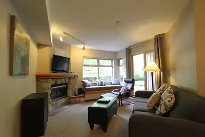 Image de Lake Placid #121 | 1 Bedroom Creekside Condo with Kitchen and Fireplace