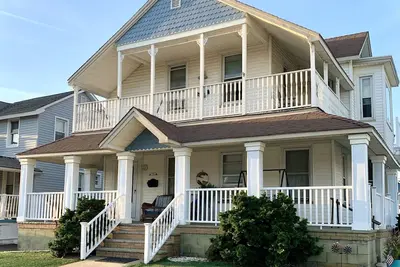 Image de Beach House- Oceanside View 4 Bedroom 2 bathroom