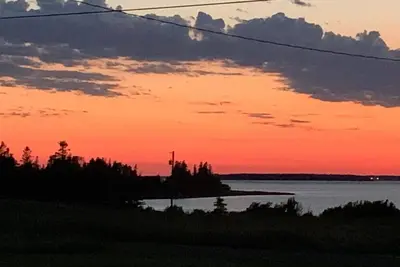 Image de The Homestead, in Bedeque, waterview beach house and hot tub cabin