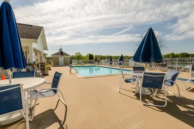 Image de 3 Nt Summer Min! Lovely Home With Association Heated Pool and Hot Tub!