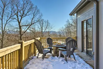 Image de Massanutten Resort Home w/ Deck + Mountain Views!