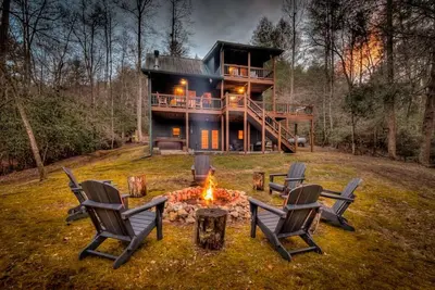 Image de Secluded Springs - Dog friendly | Fish pond | Hot tub | Bocce Ball | Shuffleboard | Fire pit