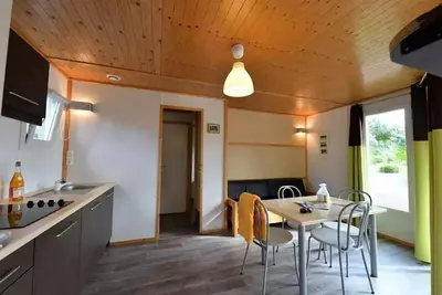 Image de Chalet Confort Premium 3 Pièces 4 Personnes + Tv