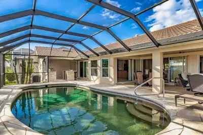Image de Beautiful 5 Star Villa with Private Pool on the Prestigious Charlotte Harbor