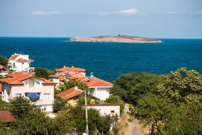 Image de Vacation apartment with stunning sea views