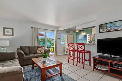 Image de 2br Condo right next to the beach and walkable to all the best of Carpinteria!