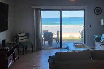 Image de 361 Fun in the Sun- Direct Oceanfront Ground Floor, 361 Fun in the Sun Summerhouse