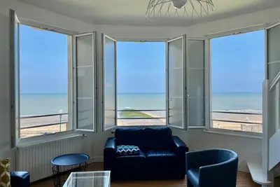Duplex en front de mer, rénové 2018, parc privé