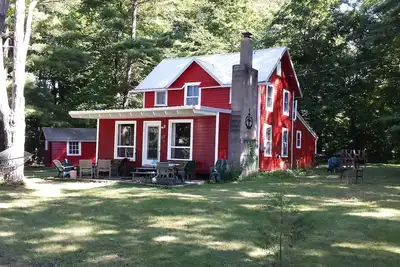 Image de Lakefront Cottage in Private Setting!