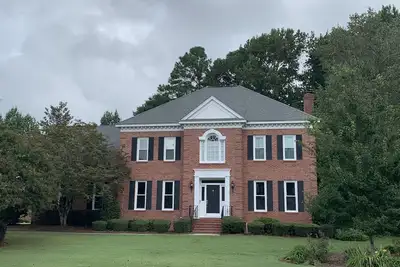 Image de Vacation Home with Pool Perfect for Masters Rental