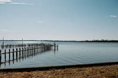 Image de Waterfront Completely Renovated Cozy Mid Century Rental Unit #4