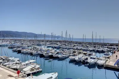 Image de Charmant T2 à La Favière avec piscine et parking privé, proche plages et commerces