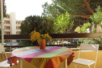 Image de Appartement T2 Climatise avec Loggia à La Favière, Proche Plages et Commerces, Parking Inclus