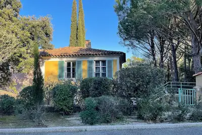 Image de Belle maison avec 3 chambres a coucher 3 salles de bain, grand jardin, calme