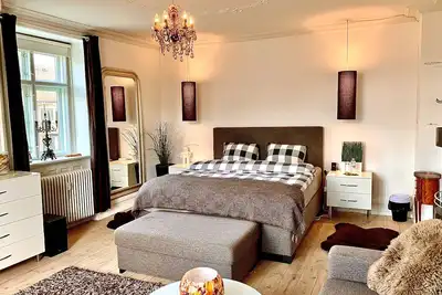 Image de Spacious, Stylish Apartment, king-size beds, fast WiFi, office, close to centrum