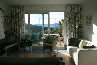 Image de maison, charme vue mer. . . . . \nDétails, visitez le site  \"maisonromarin. be\"