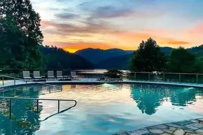 Image de Top Rated Condo at Bear Lake Reserve ♥ Enjoy Amazing Views overlooking the lake!