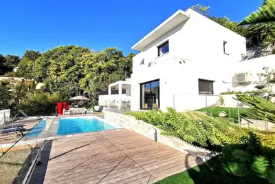 Image de Maison Luxe et contemporaine Vue mer avec piscine