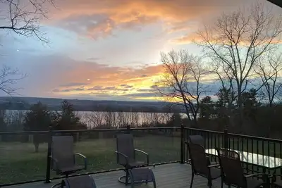 Image de Sunrise at the Sawmill - Couples Retreat!