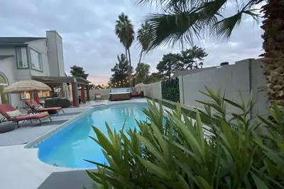 Image de A Private, Unique Home Sweet Home Boutique - Now Available on Vrbo!