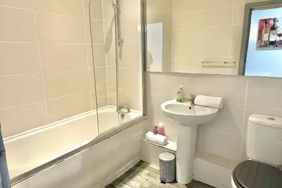 Image de Carmine 2 · Carmine Suite Winter Gardens 2Bed Apartment