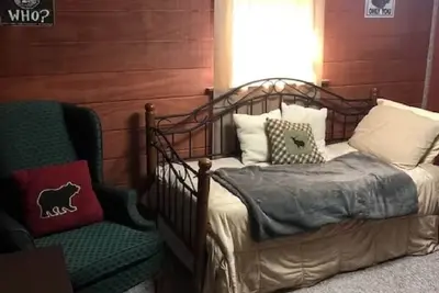 Image de Cozy Mountain Cabin with Hot Tub: A Relaxing New Mexico Getaway for Three