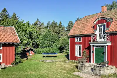 Image de Belle maison Ă Gusum avec vue sur le.
