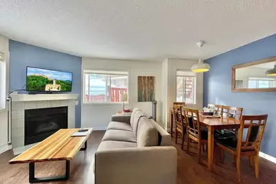 Image de Entire Townhouse, 2 Br, Hot tub, 3 min to Banff