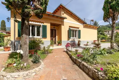 Image de Belle maison de 3 chambres à Camaiore