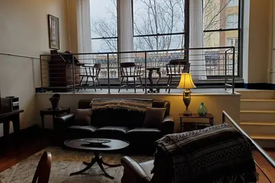 Image de Newly renovated historic loft in downtown Birmingham