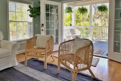 Image de Coastal Home w Spa Midway to Historic Savannah & Tybee Beach
