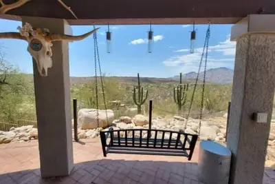 Image de MeCasa  SuCasa - Unique, seclude  home nestled in the Beautiful Foothills