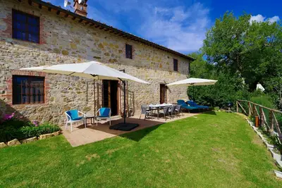 Image de Serena al Casalone, Design apartment in Private Chianti Estate, pool Wifi A/C