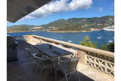 Image de Amazing View, 3 Bed Renovated, Ac, Generator