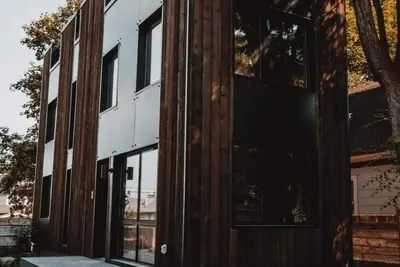Image de One Of Kind Custom Crafted Full Home: Blockhouse, Eco-Friendly with Wifi