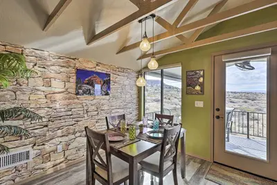 Image de Hot Tub & View: Wine Country Retreat in Cornville