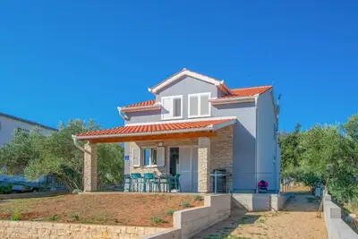 Image de Maison Villa Verdi (79911-K1) - Tkon - île de Pasman