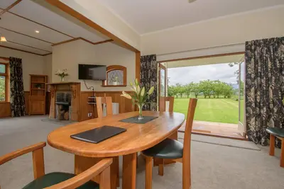 Image de Spacious, Modern Studio Apartment below Coronet Peak