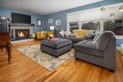 Image de Amazing Single Level Suburban Home, Pet Friendly, Fenced Backyard, Close 2 Nike, Shopping, Portland