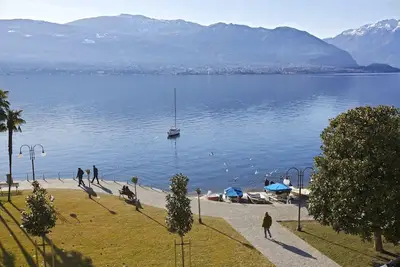 Image de 3½-room apartment with balcony and wonderful view of the lake & the Borromean Islands